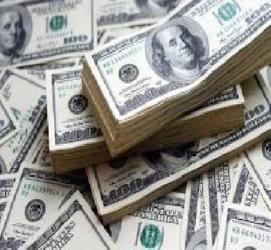 انخفاض مؤقت لسعر الدولار ...والبنك المركزي يعلن سعره اليوم السبت